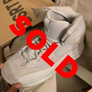 YEEZY DESERT BOOTS - SALT